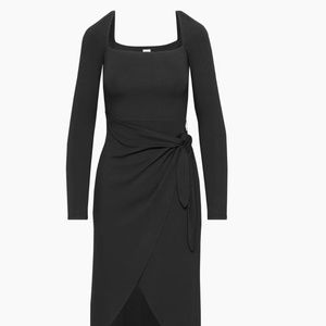 Aritzia Saturn midi dress! Gorgeous! NEW♥️